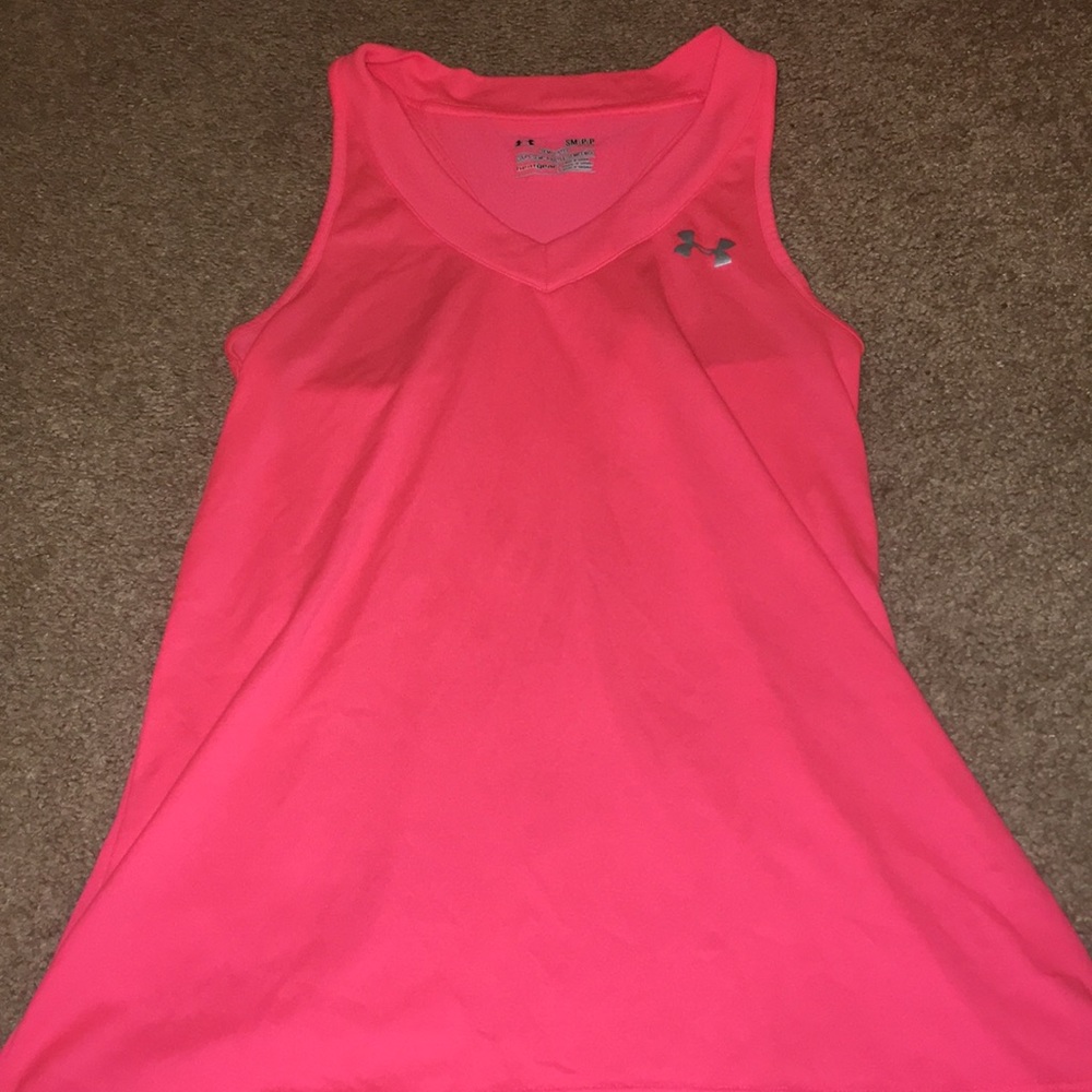 Women’s under armour tank.
